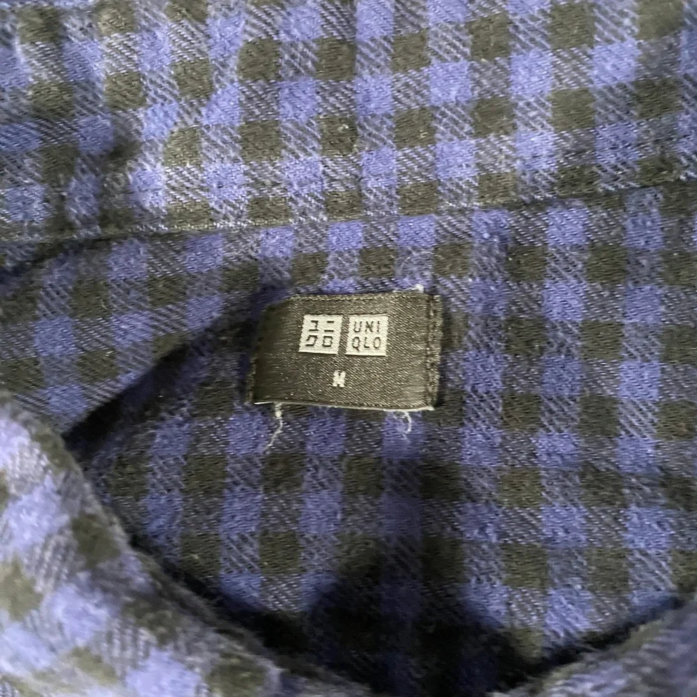 Uniqlo Flannel Shirt Mens Medium Blue Black Gingham Button Down Lightweigt